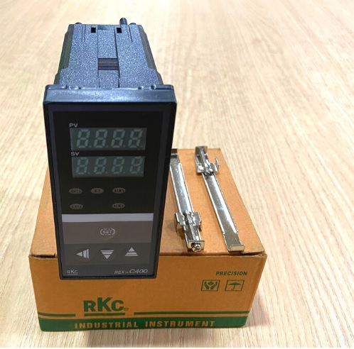 Đồng hồ điều khiển nhiệt độ REX-C400 Relay 0-1300°C