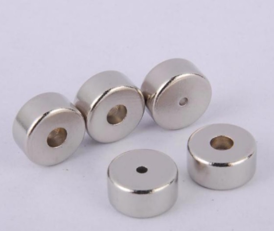 Nam châm viên lỗ tròn đất hiếm 20x10 lỗ 6mm